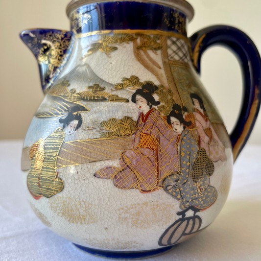 Antique Satsuma Teapot, Meiji period (c.1880s)