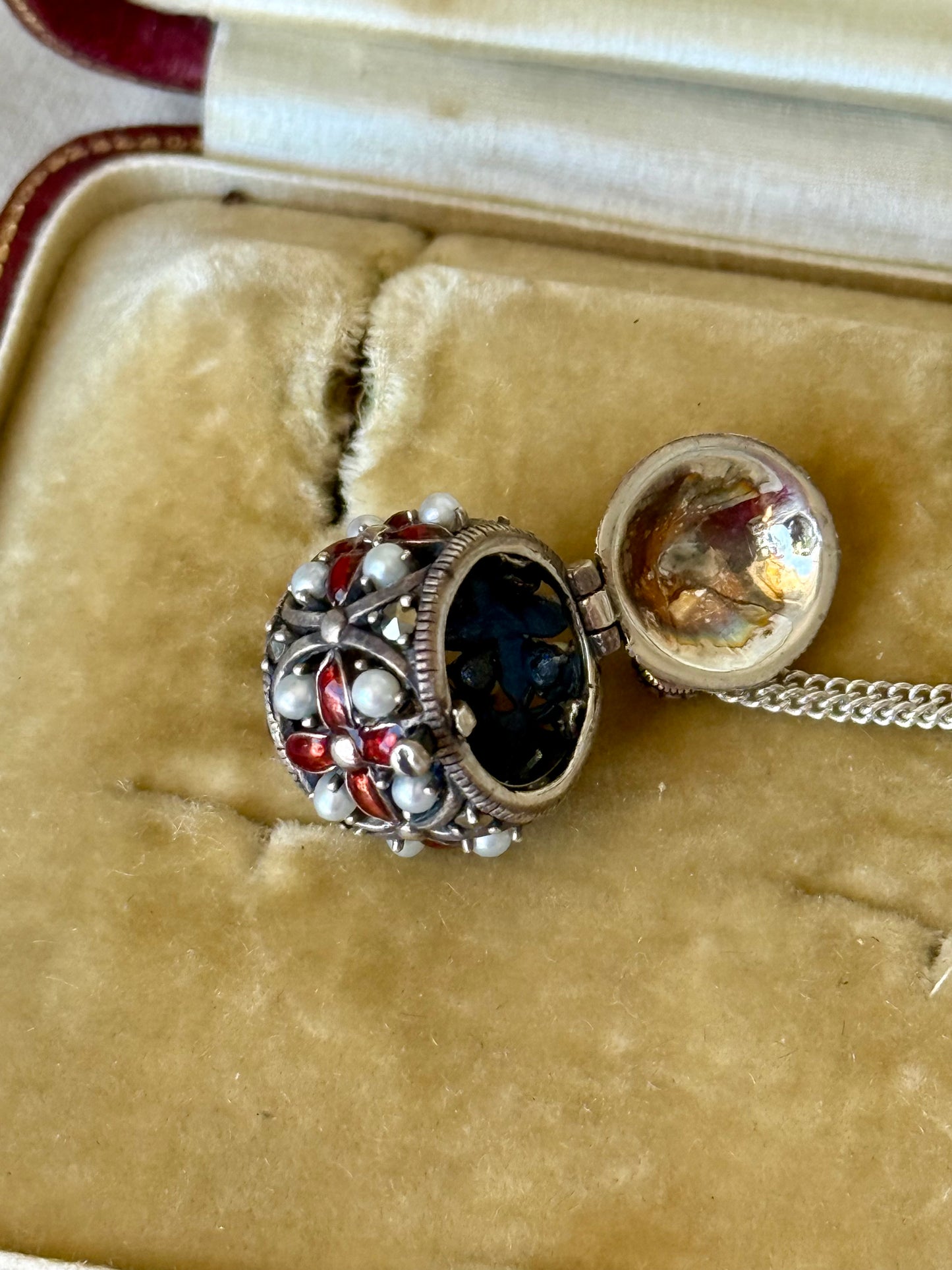 Pre-owned Vinaigrette Enamelled Silver Pendant