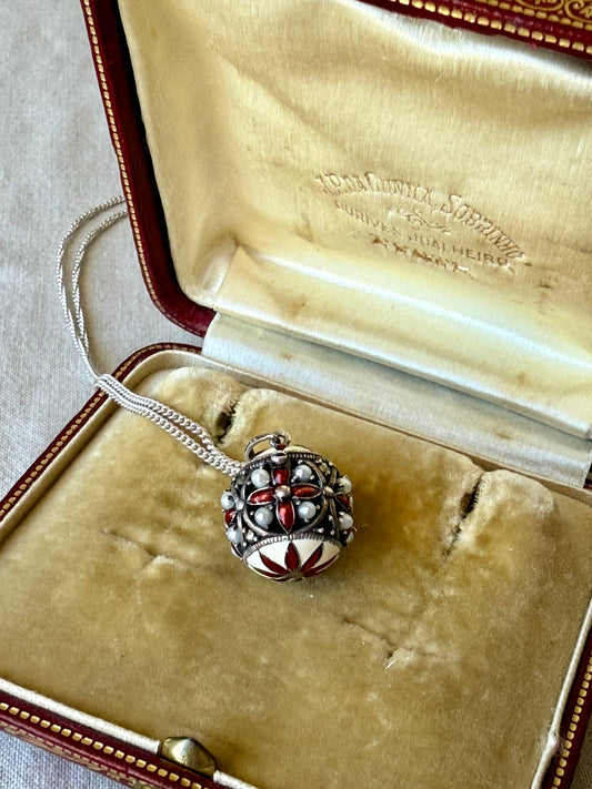Pre-owned Vinaigrette Enamelled Silver Pendant