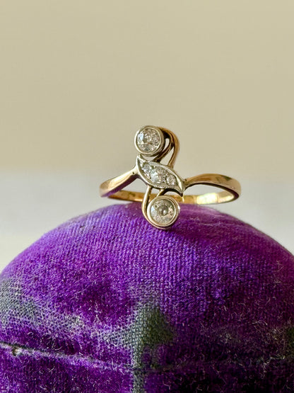 Antique Toi et Moi 14k Gold Diamond Ring