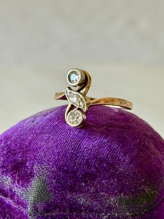 Antique Toi et Moi 14k Gold Diamond Ring