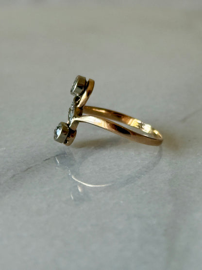 Antique Toi et Moi 14k Gold Diamond Ring