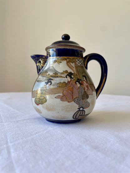 Antique Satsuma Teapot, Meiji period (c.1880s)